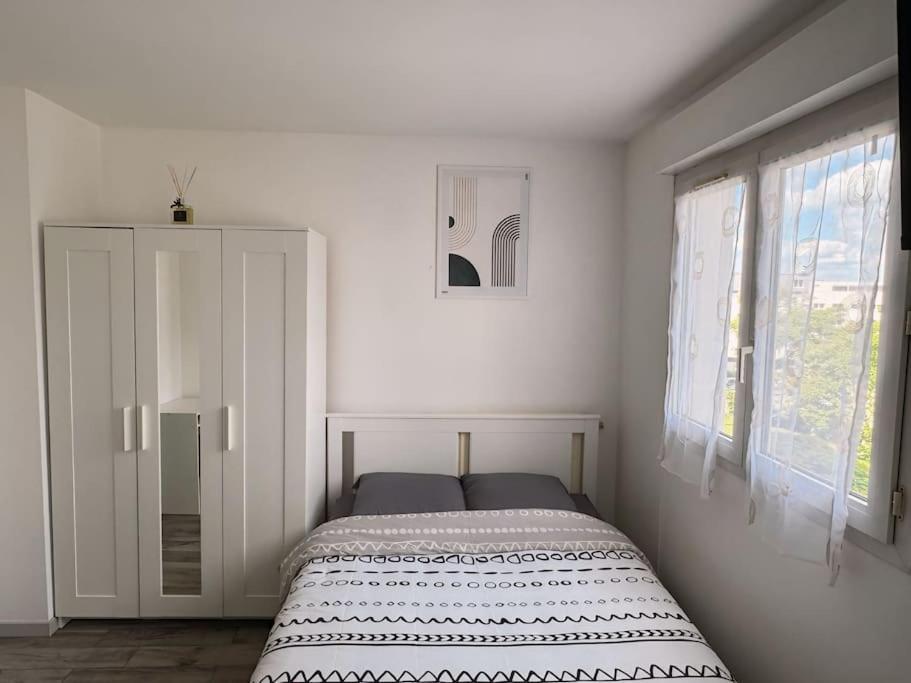 Luxurious And Stylish Studio Between Disney & Paris Champs-Sur-Marne Extérieur photo